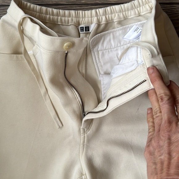Uniqlo emits ivory high waisted stretchy oversized pants - Picture 2 of 10